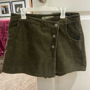 Zara corduroy Skort. Size Medium.